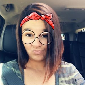 Meet your Posher, Alicia